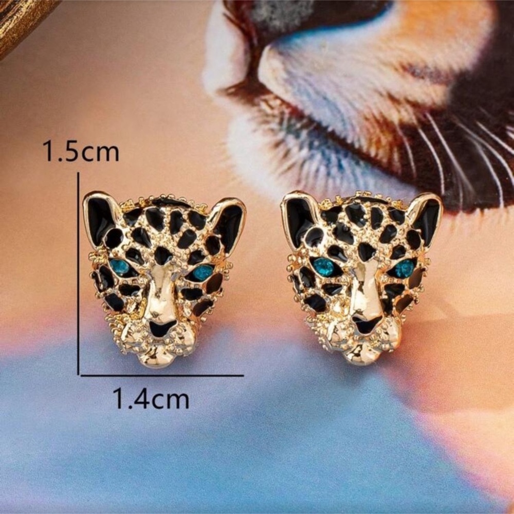 ✨NEW Hypoallergenic Gold Leopard Head Stud Earrings Black Spots and Teal Eyes - Picture 3 of 6